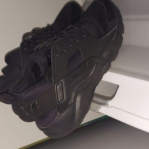 Nike Huaraches YTH 6.5/WMNS 8